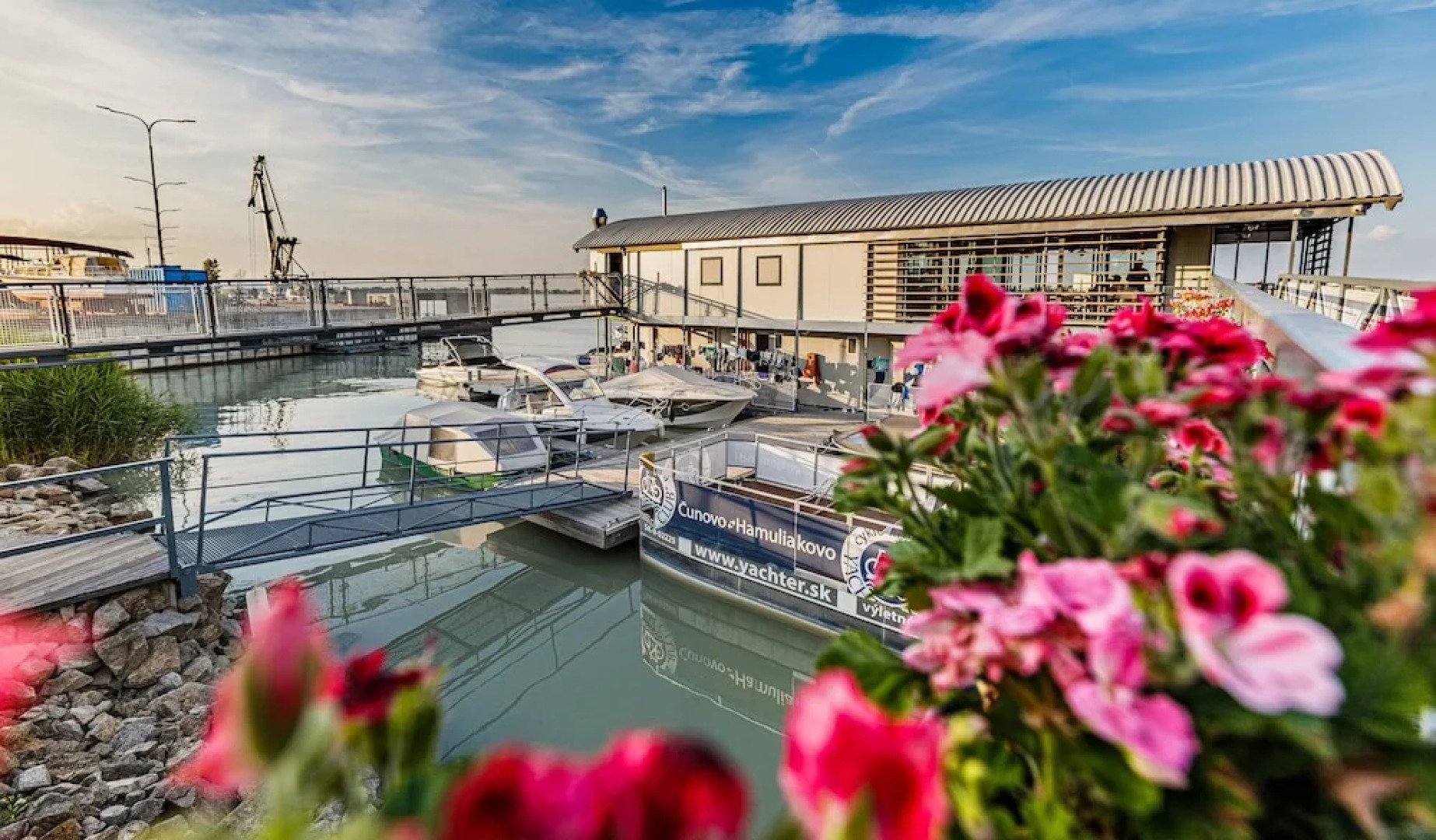 Yachter Club Modra Cajka