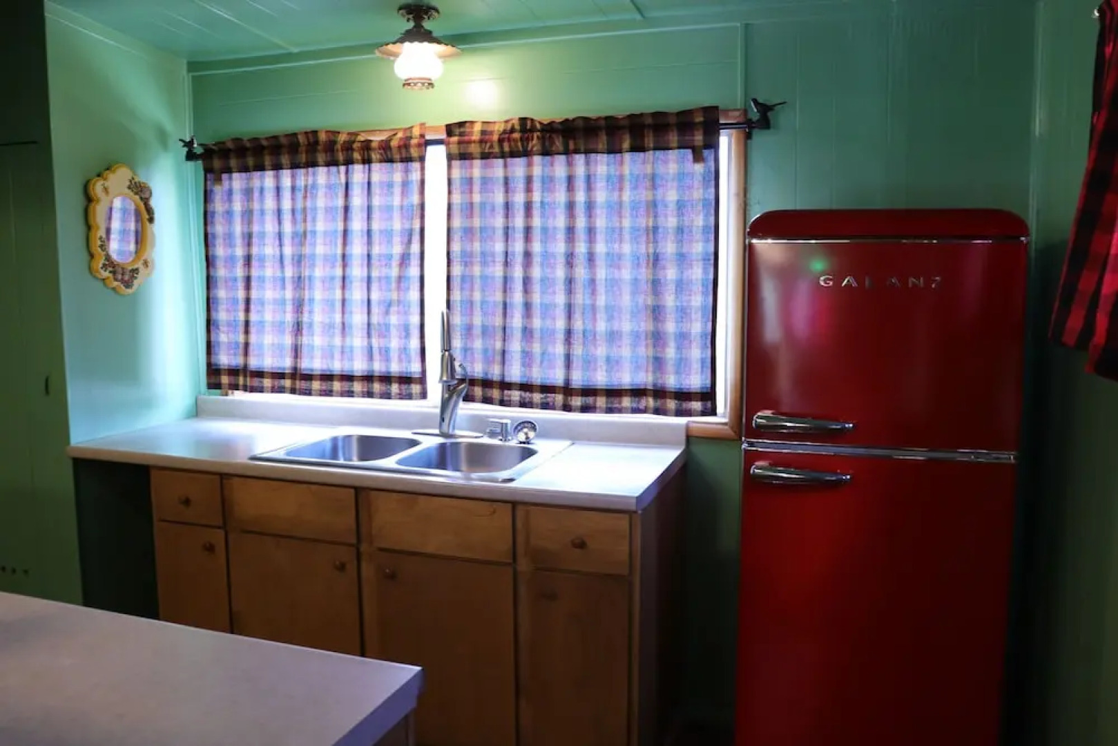 Hicksville Pines Chalets & Motel