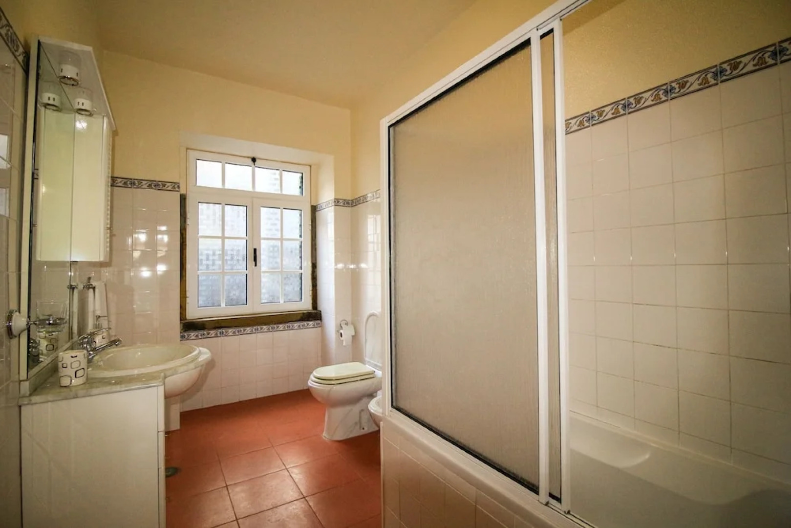 Gouveia Cottage by Analodges