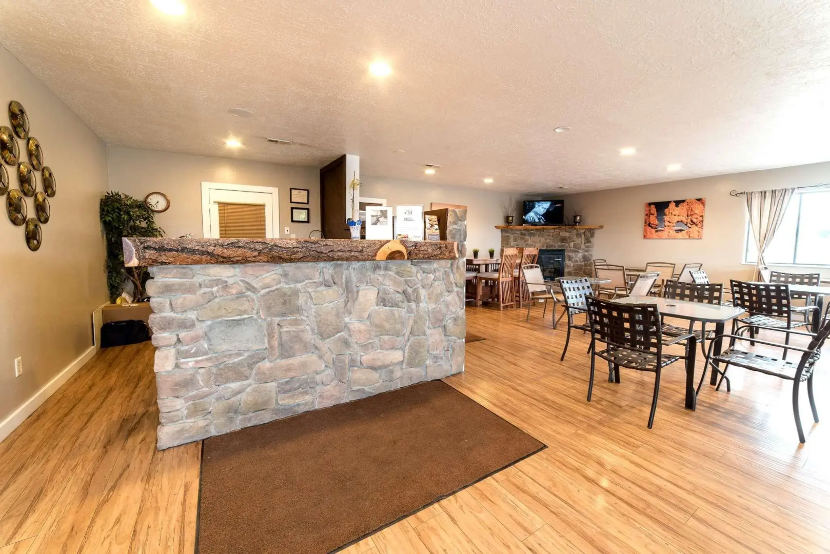 Red Ledges Inn