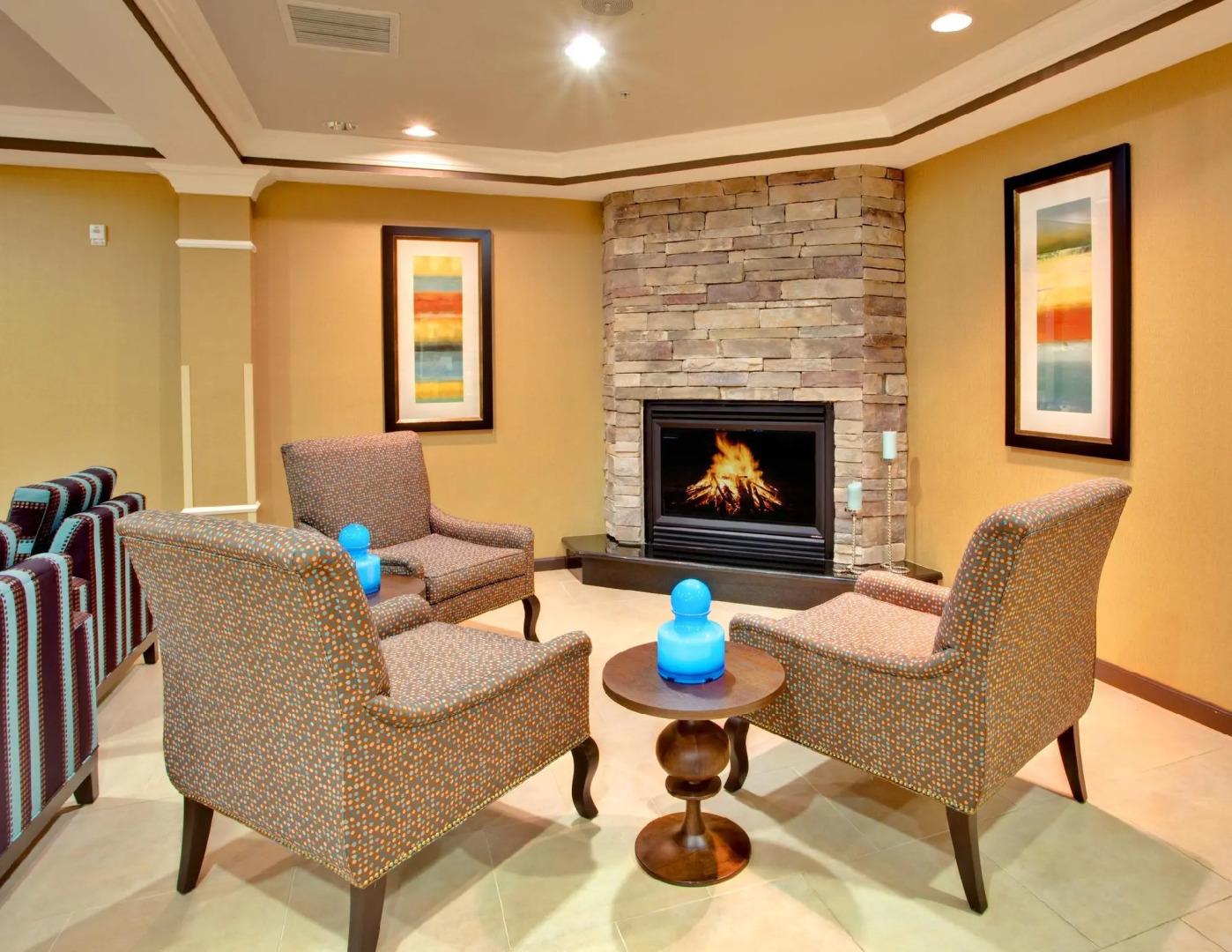 Holiday Inn Express & Suites, Lake Elsinore by IHG