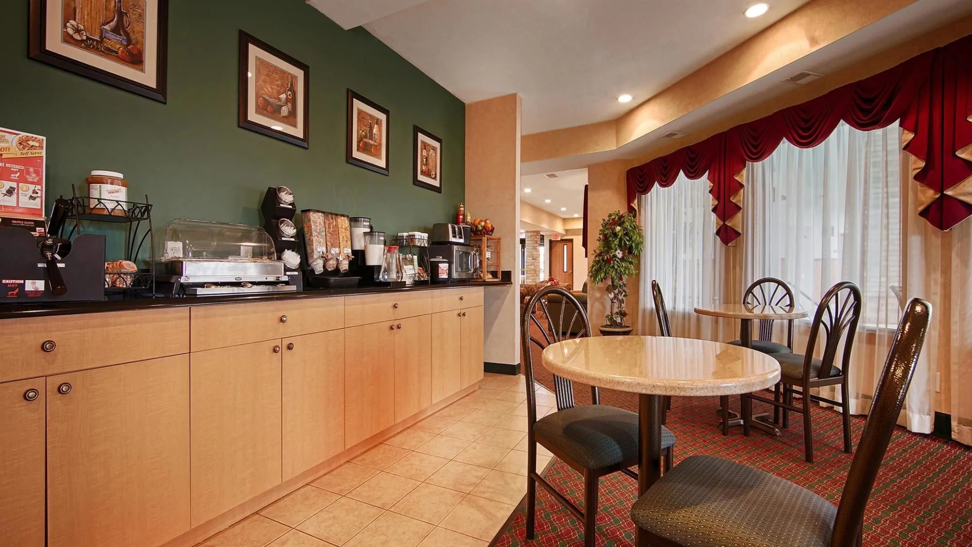 Best Western Plus Howe Inn