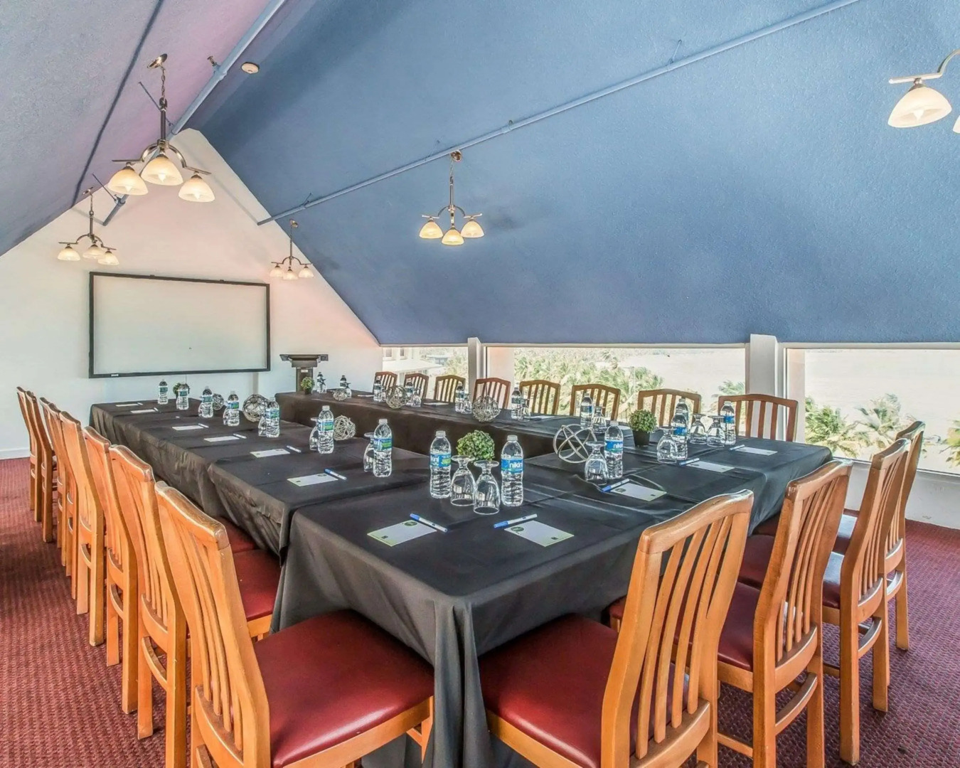 Comfort Inn & Suites Levittown