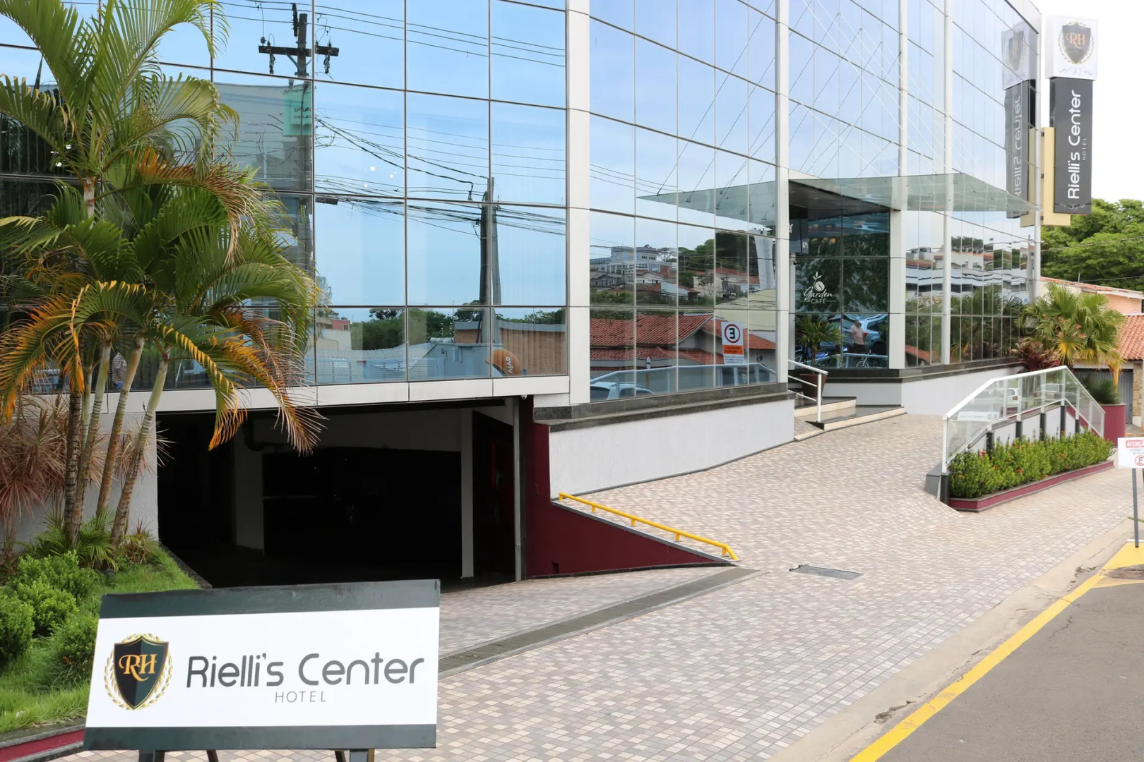 Riellis Center Hotel