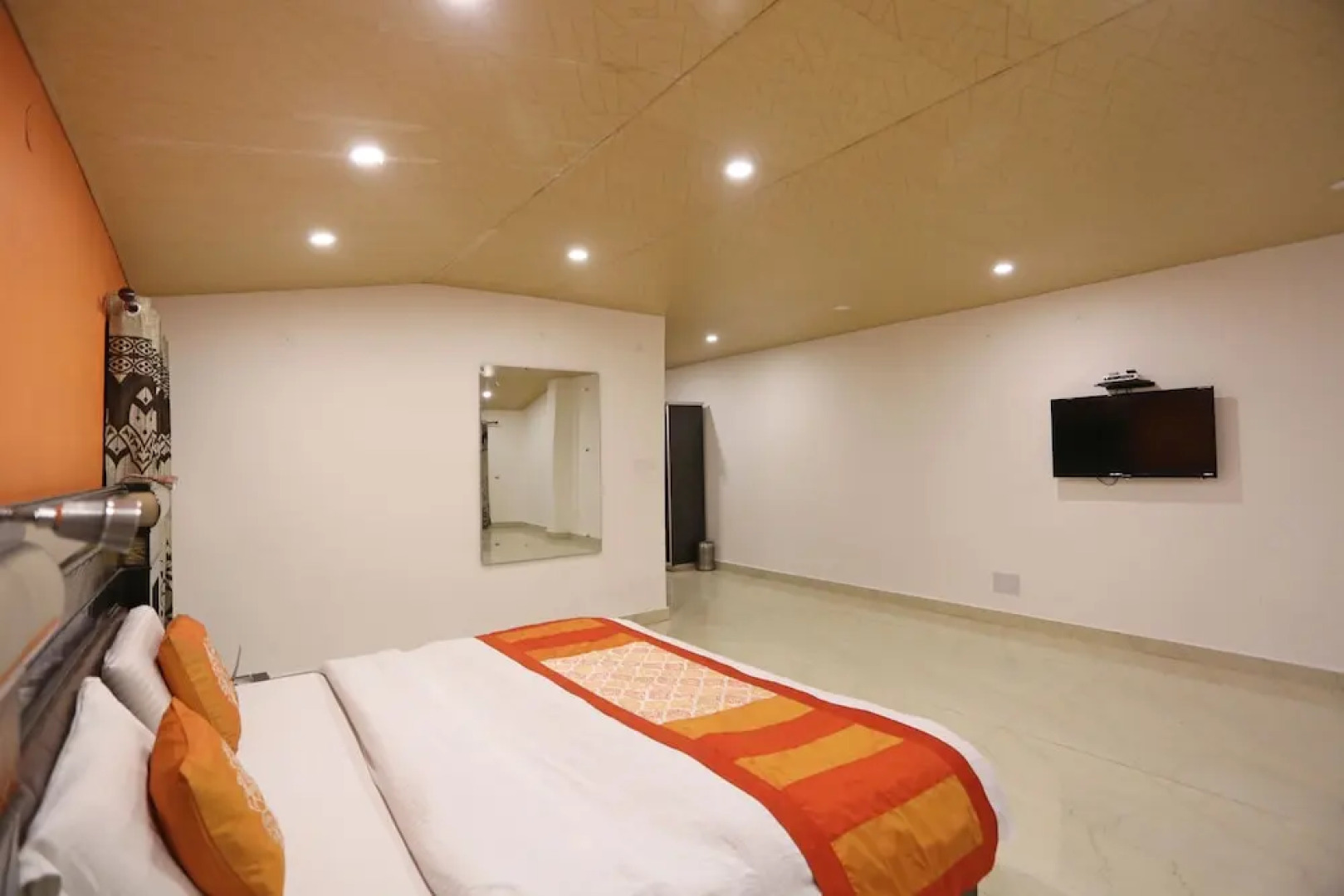 OYO 6517 Satyam International