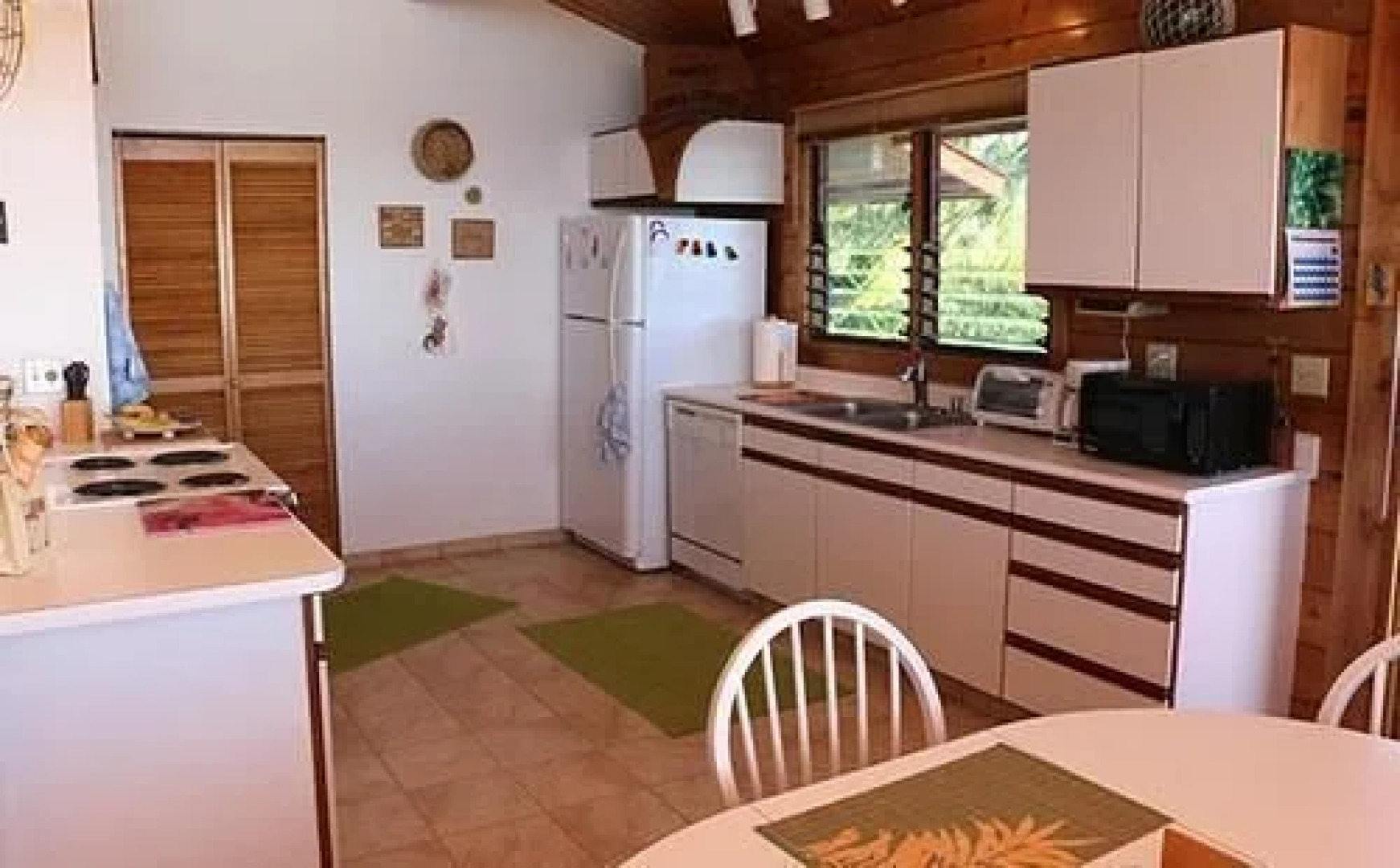 Molokai Vacation Properties - Kimo's Hale