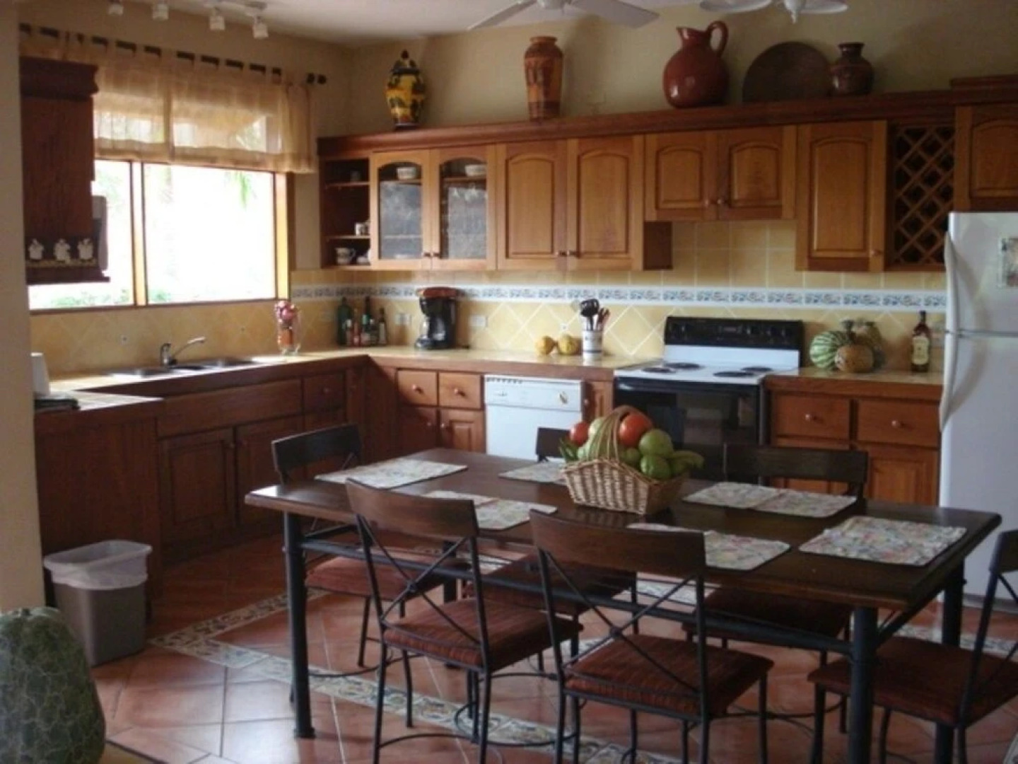 Villa Paradiso up to 14 People