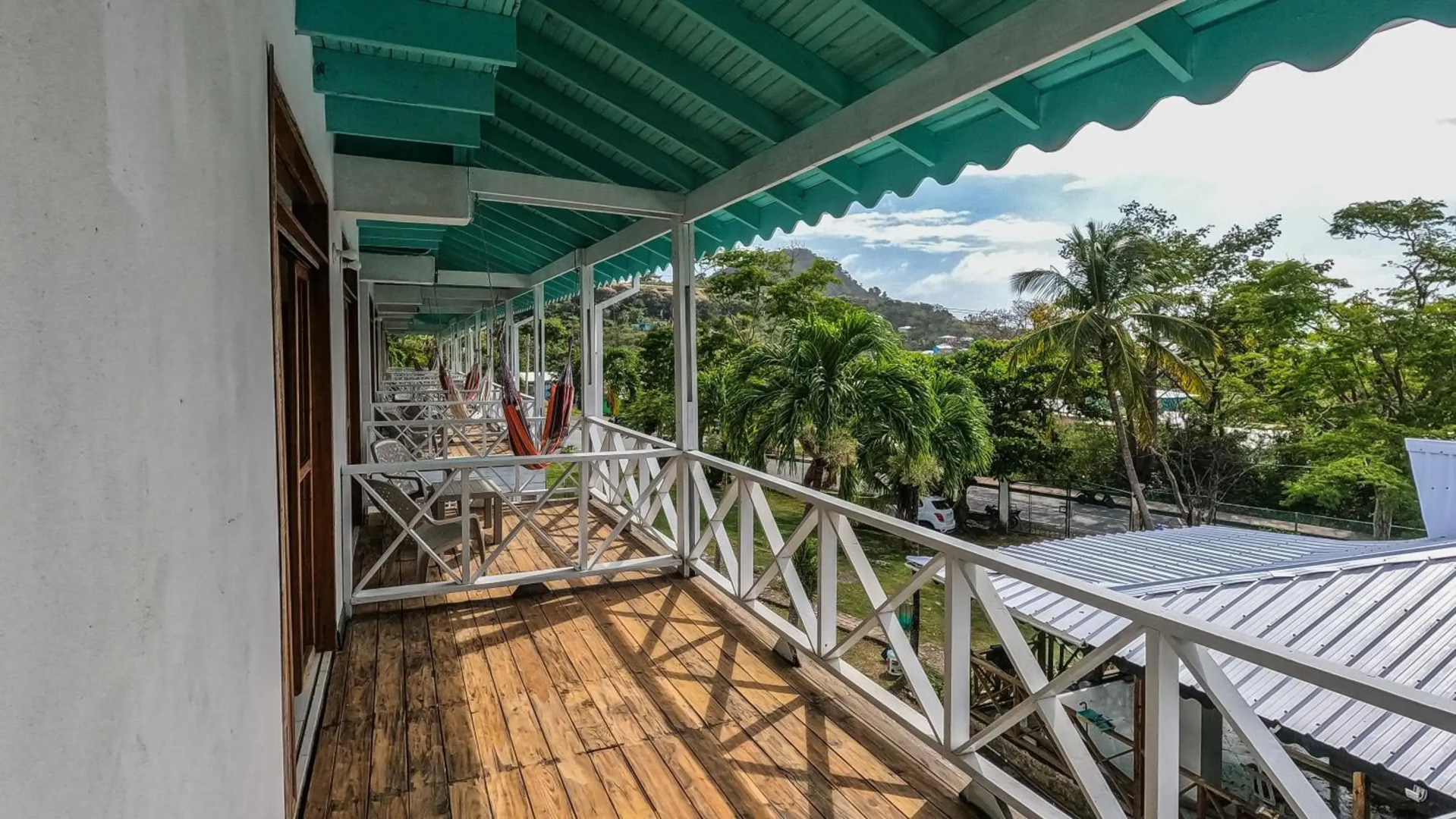 South West Bay Cabañas