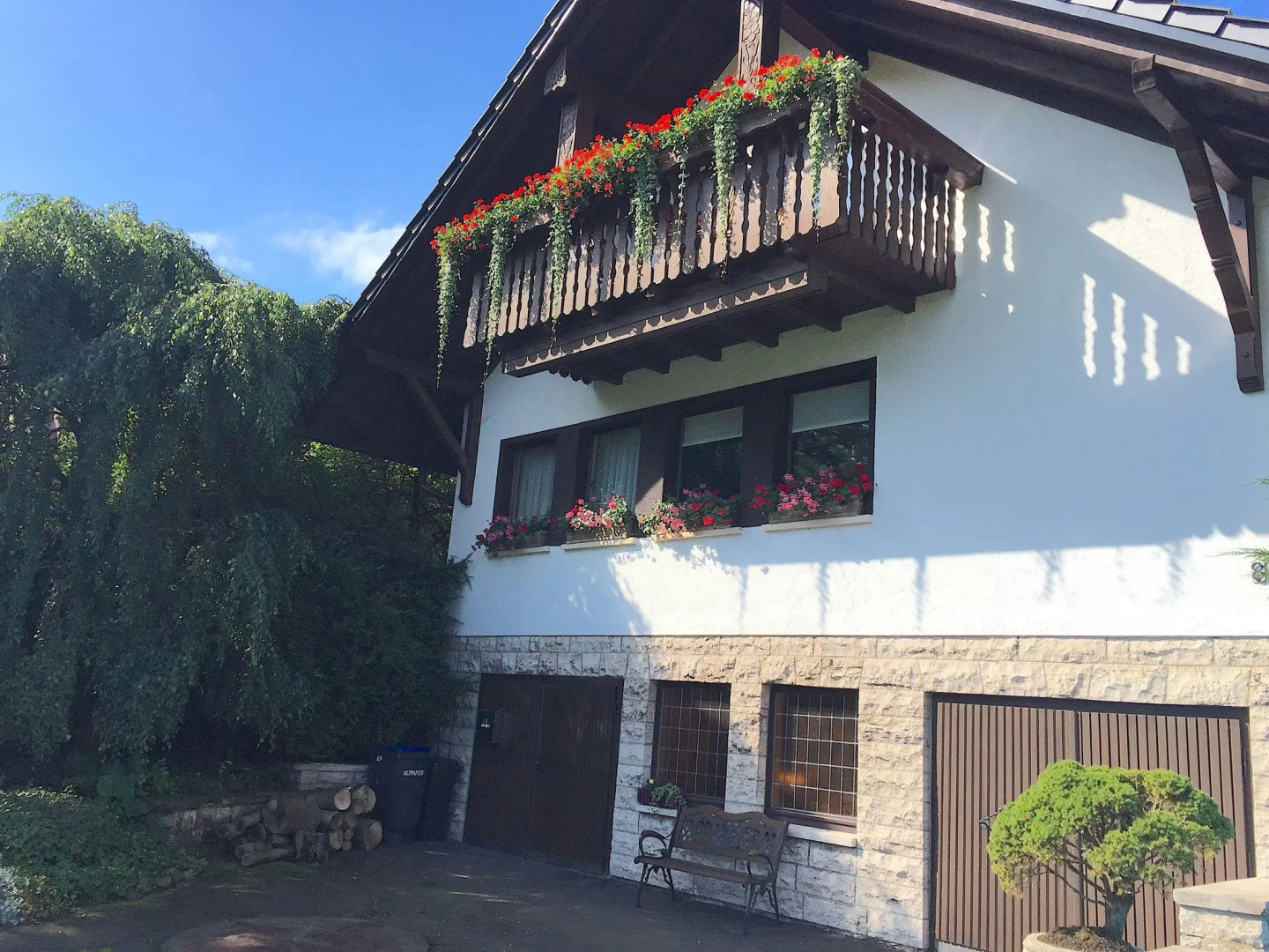 Large apartment in the Thuringian Forest - quiet with a fantastic view