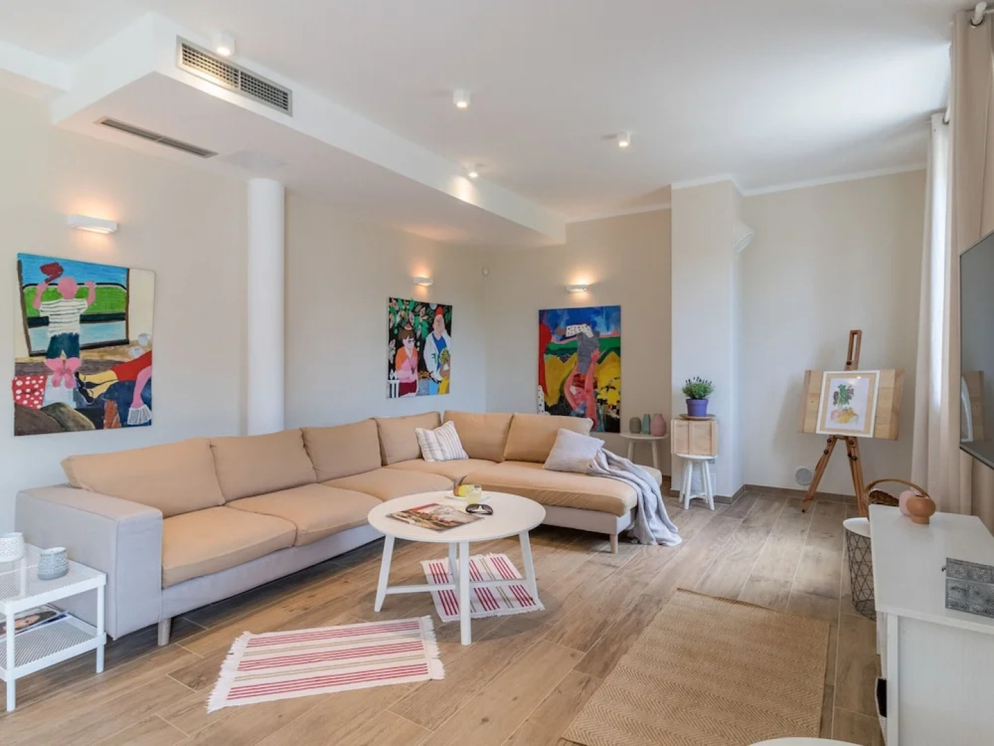 Luxurious Villa in Butkovici with Pool & Hot Tub