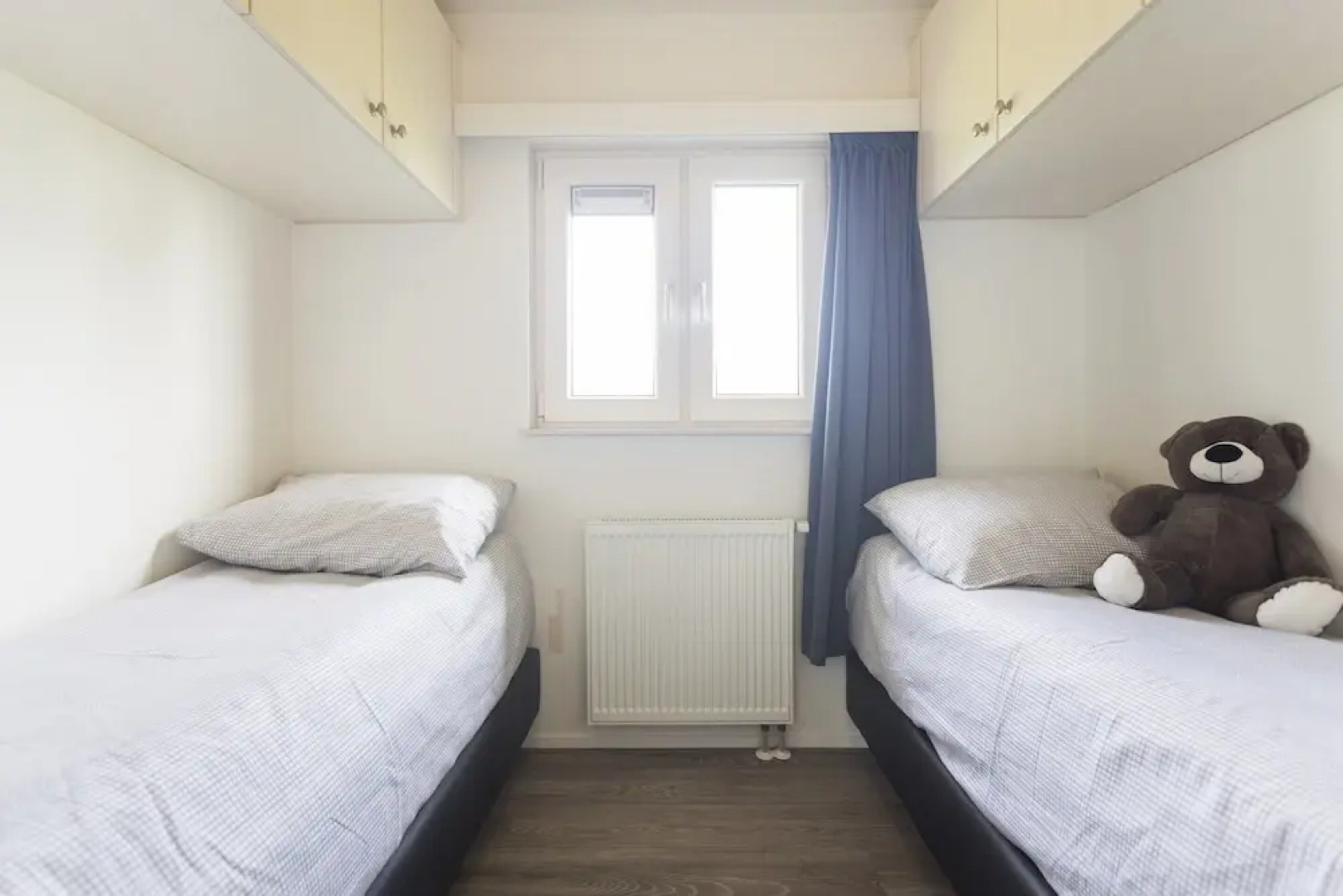 Detached Light Chalet With Dishwasher not far From Hoorn