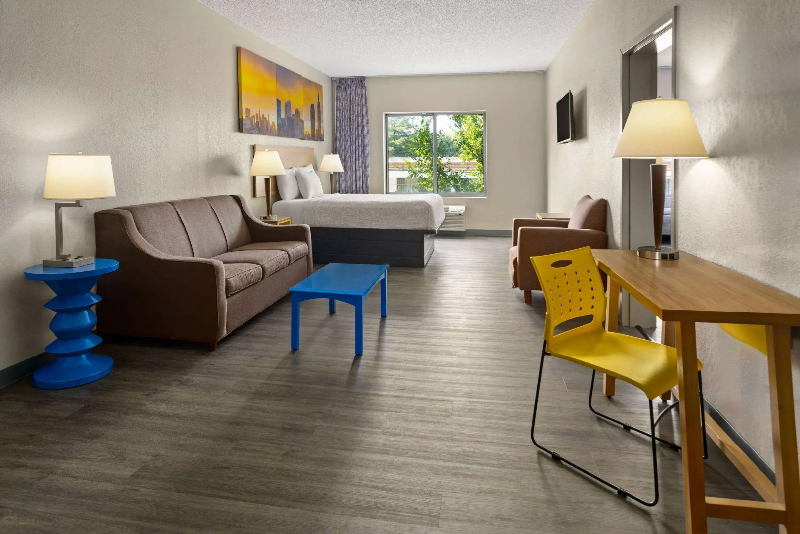 Days Inn & Suites by Wyndham Albany