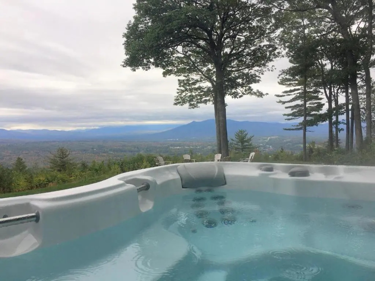 RL Breathtaking views and grand unique style, private mountain retreat 4WD recommended