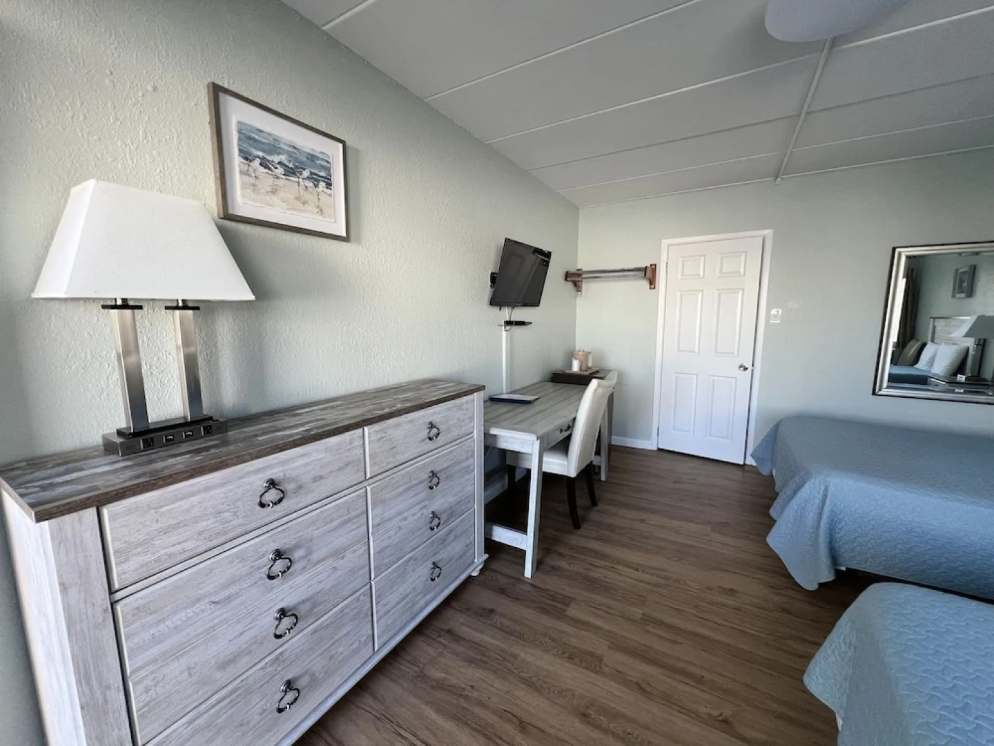 Sand Pebble Motor Lodge