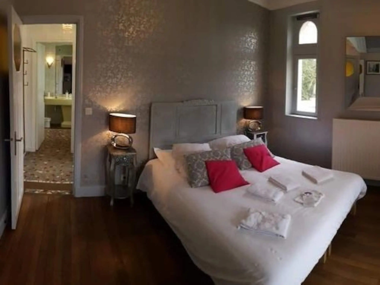 Castel Bayeux Guesthouse