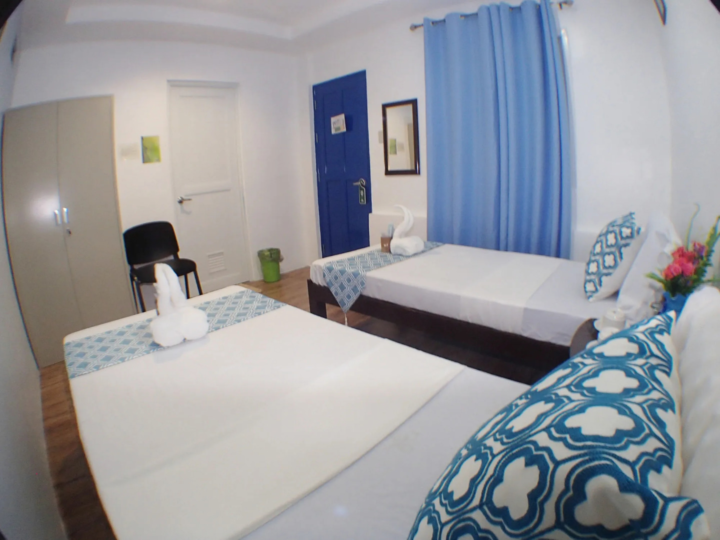 Pescadores Seaview Suites Moalboal