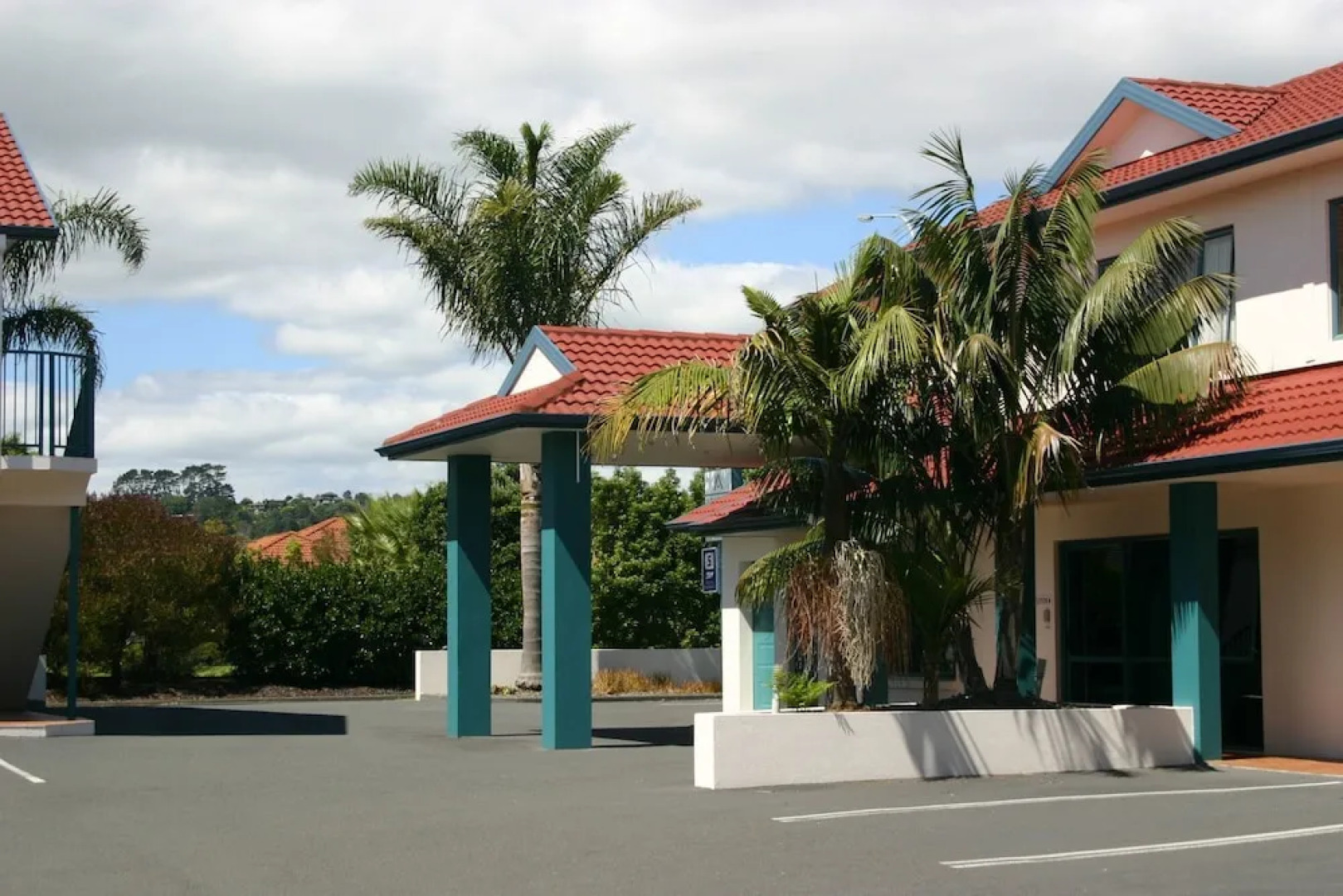 Academy at Botany Motor Inn