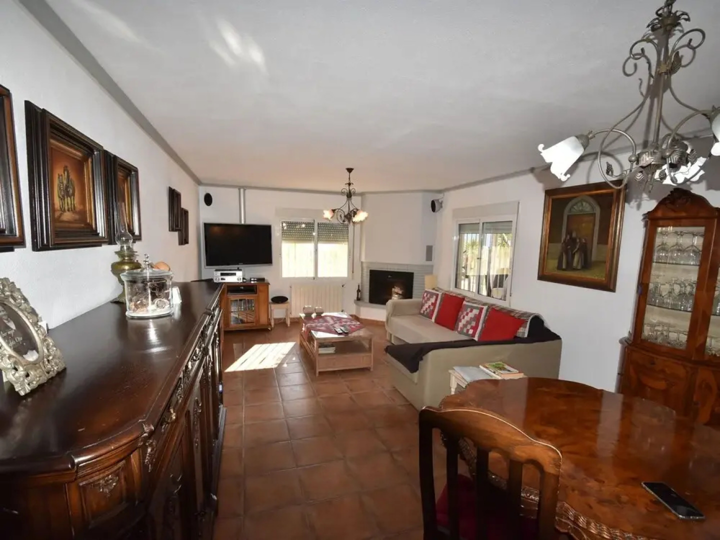 Comfortable Holiday Home With Swimming Pool in Valencia