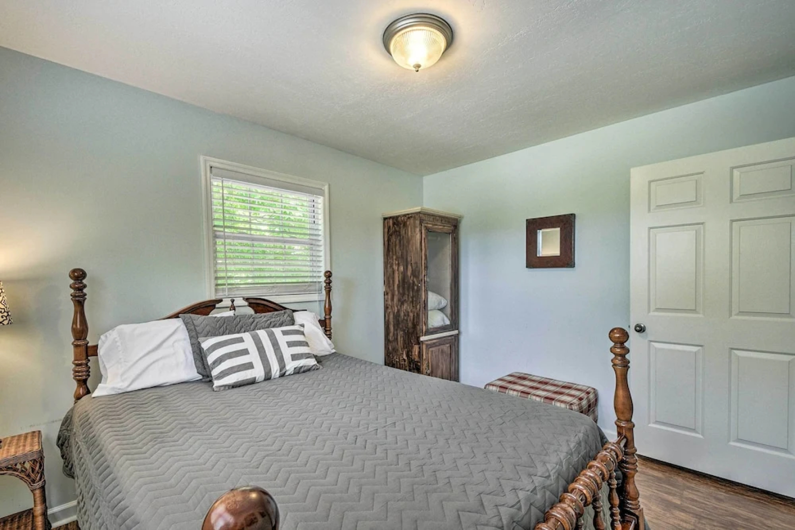 Guntersville Cabin Nestled in Kudzu Cove Resort