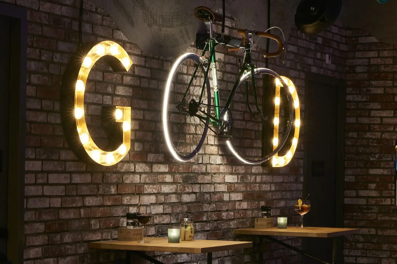 Moxy Amsterdam Schiphol Airport