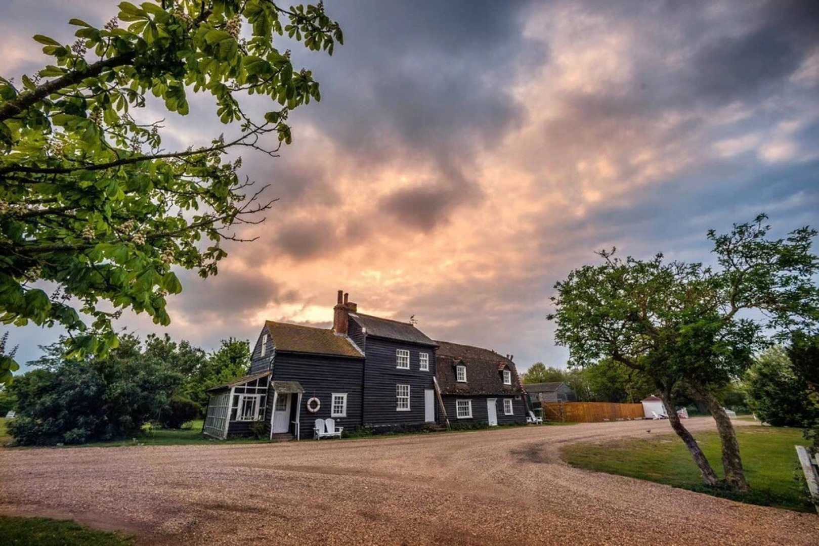 Honeypot Cottage/ 2-bed Home on Osea Island, Essex