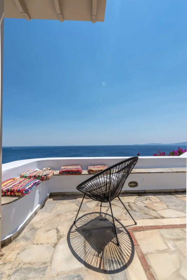 La Chapelle Est and Ouest in Tinos