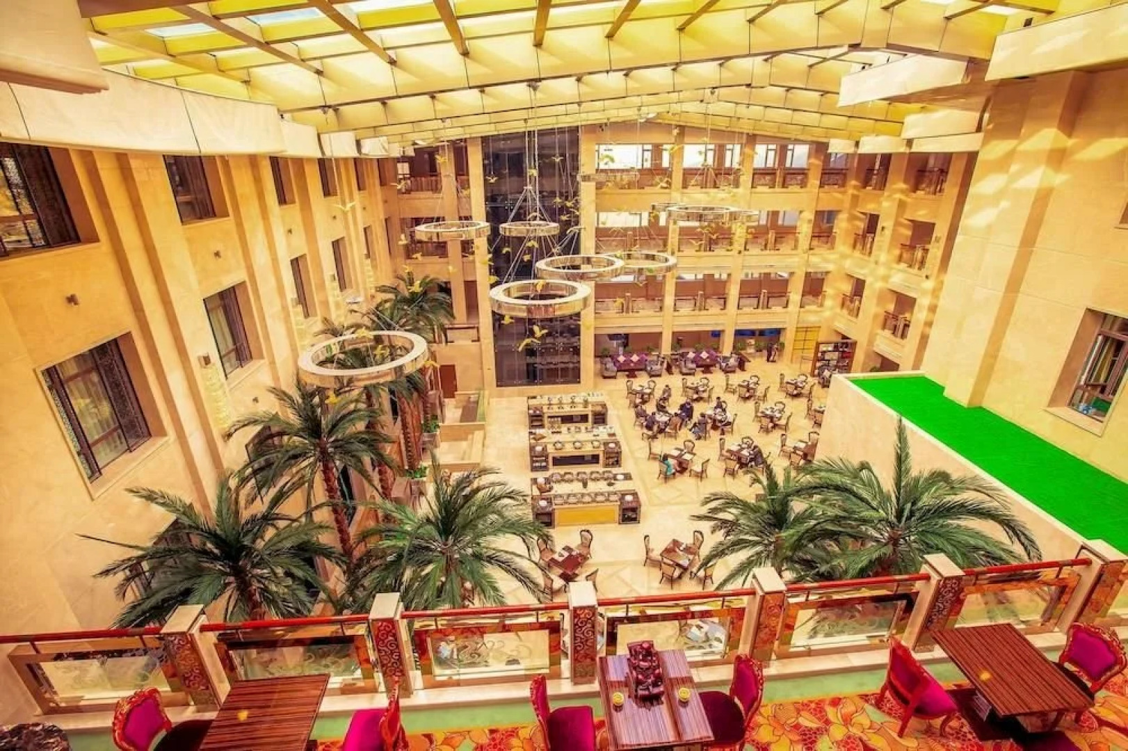 Huangjingang Holiday Hotel