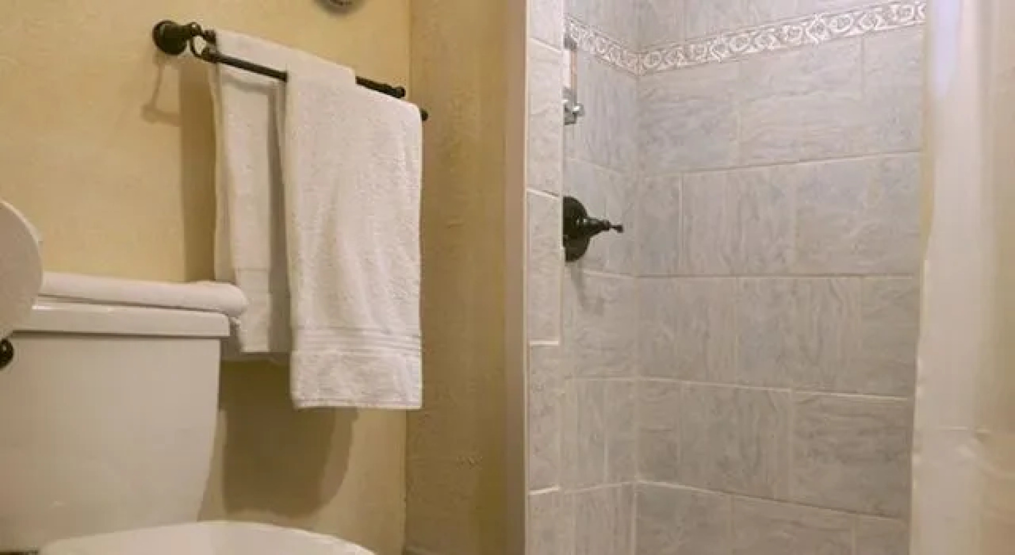 The Log House Lodge Bed & Breakfast