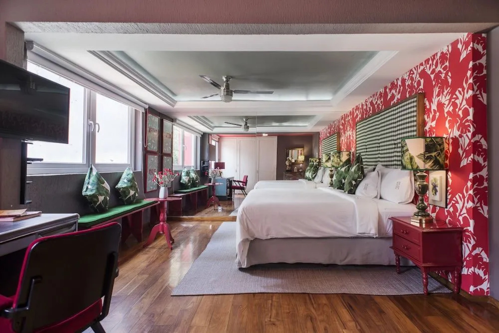 Pug Seal B&B Coyoacan