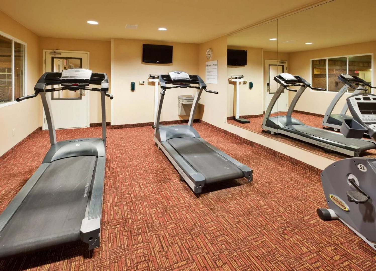 Holiday Inn Express & Suites Watsonville by IHG