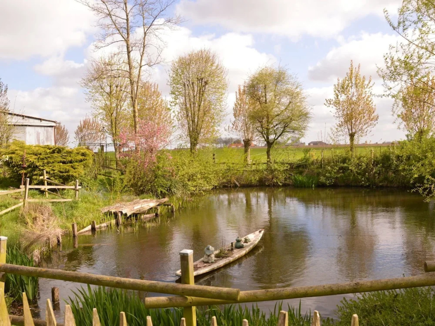 Modern Holiday Home in Hondschoote With Garden