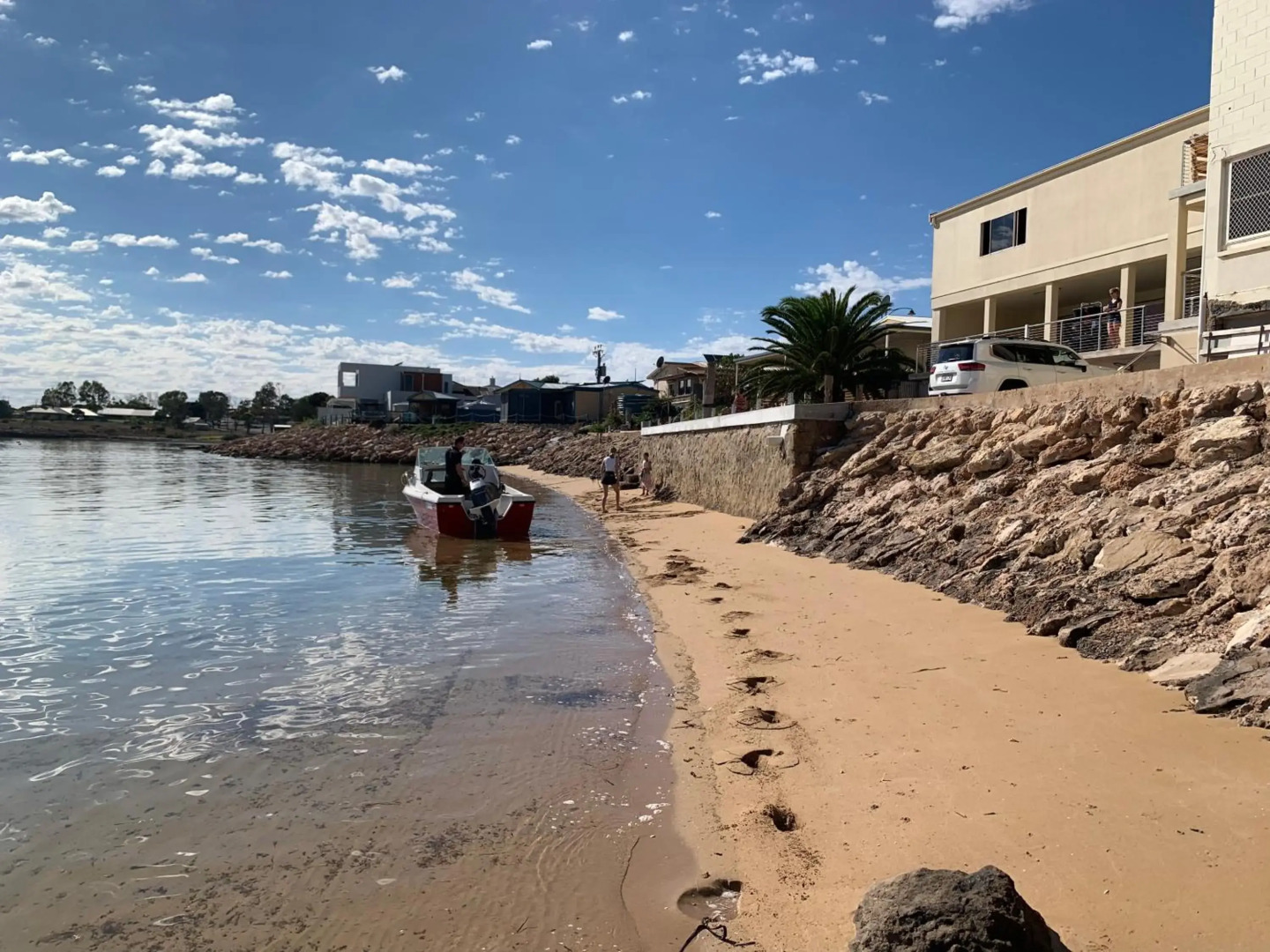 Beachside & Jetty View Apartment 2 -Skippers Apartment