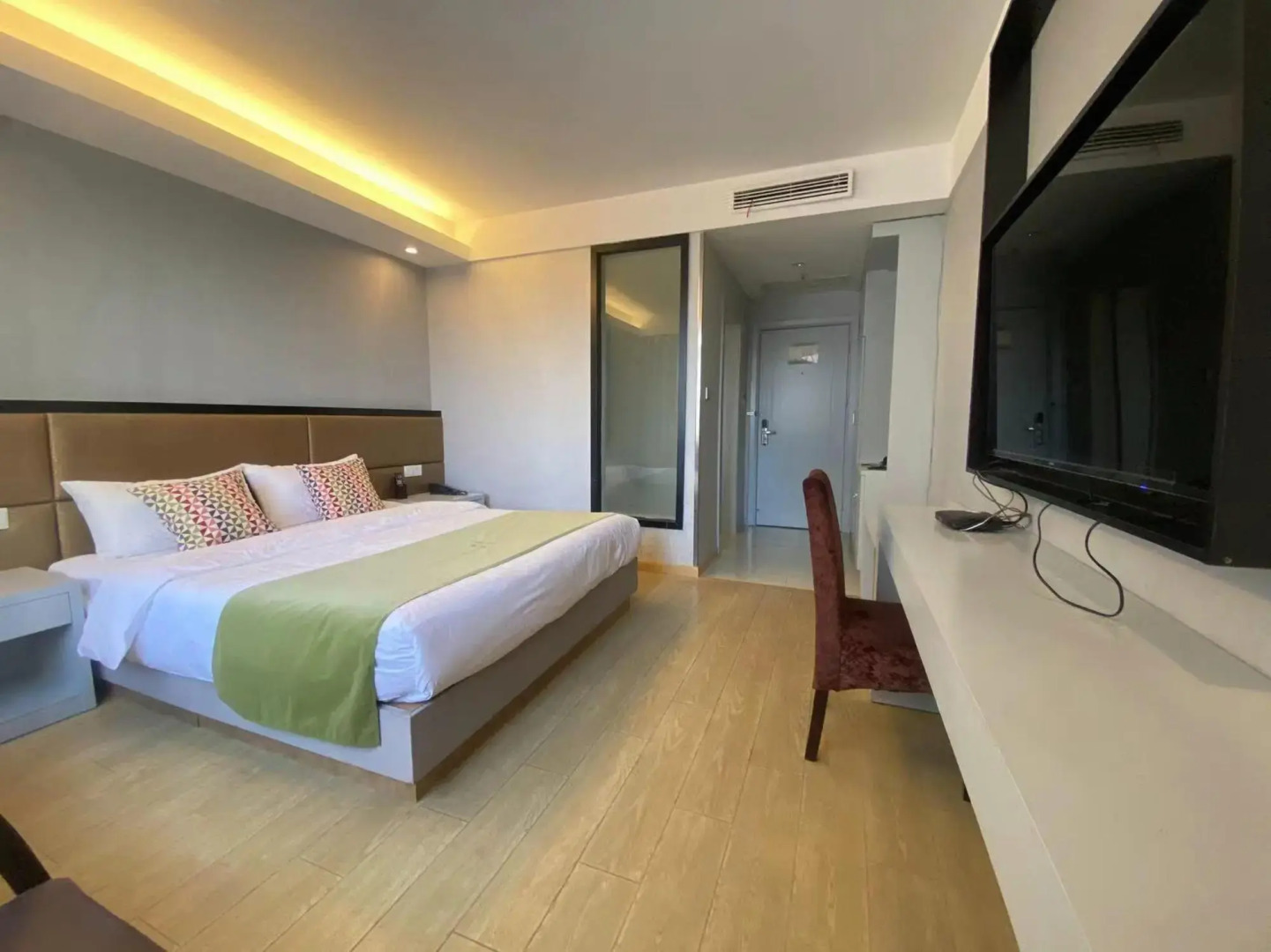 Lanwan Holiday Hotel