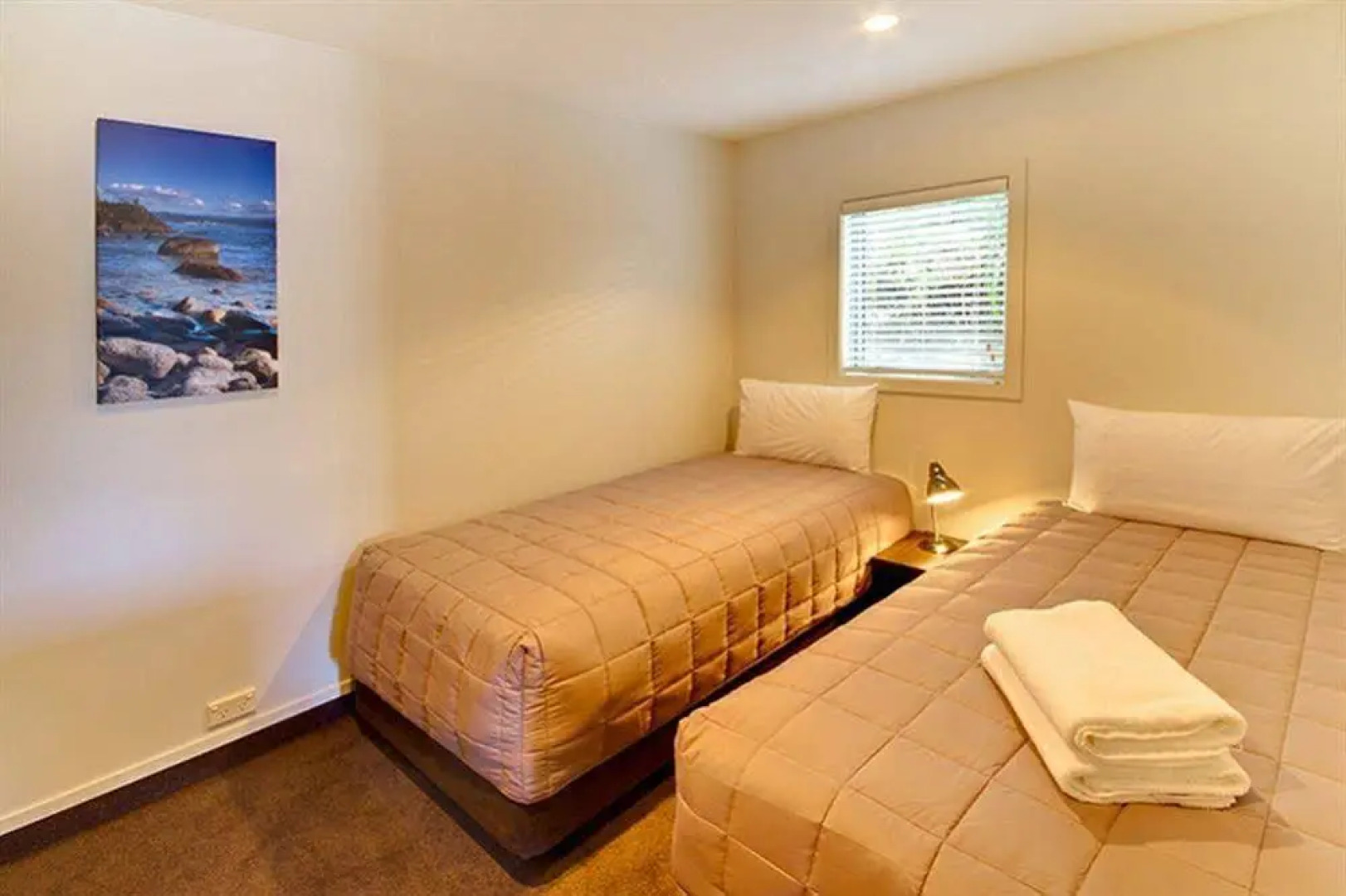 Baywater Lakeview Motel