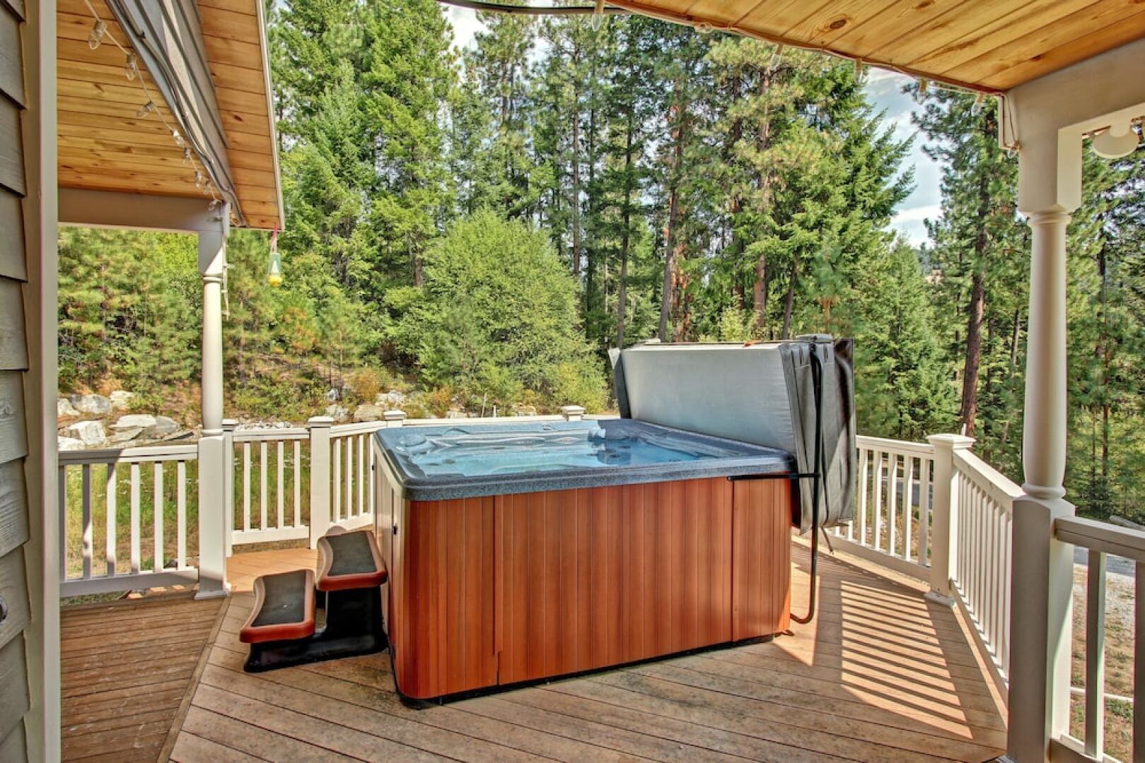 Mountain Acres - Four Bedroom Cabin with Hot Tub