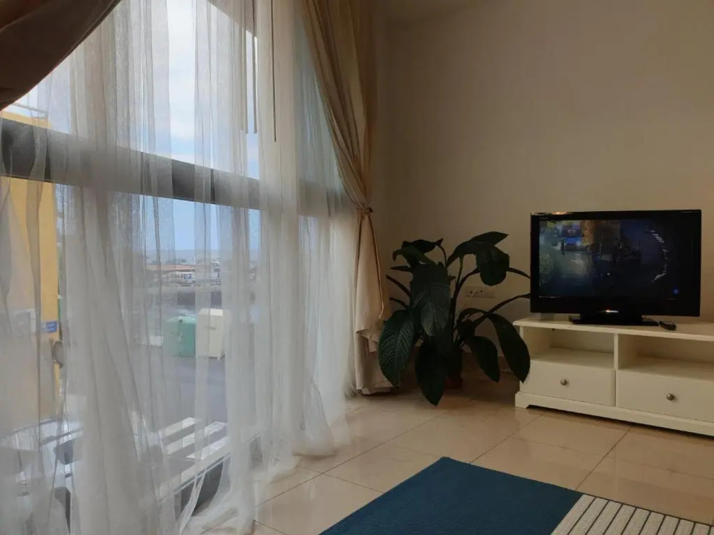 Apartamento Frente Al Puerto de Candelaria a 20 Metros de la Playa.