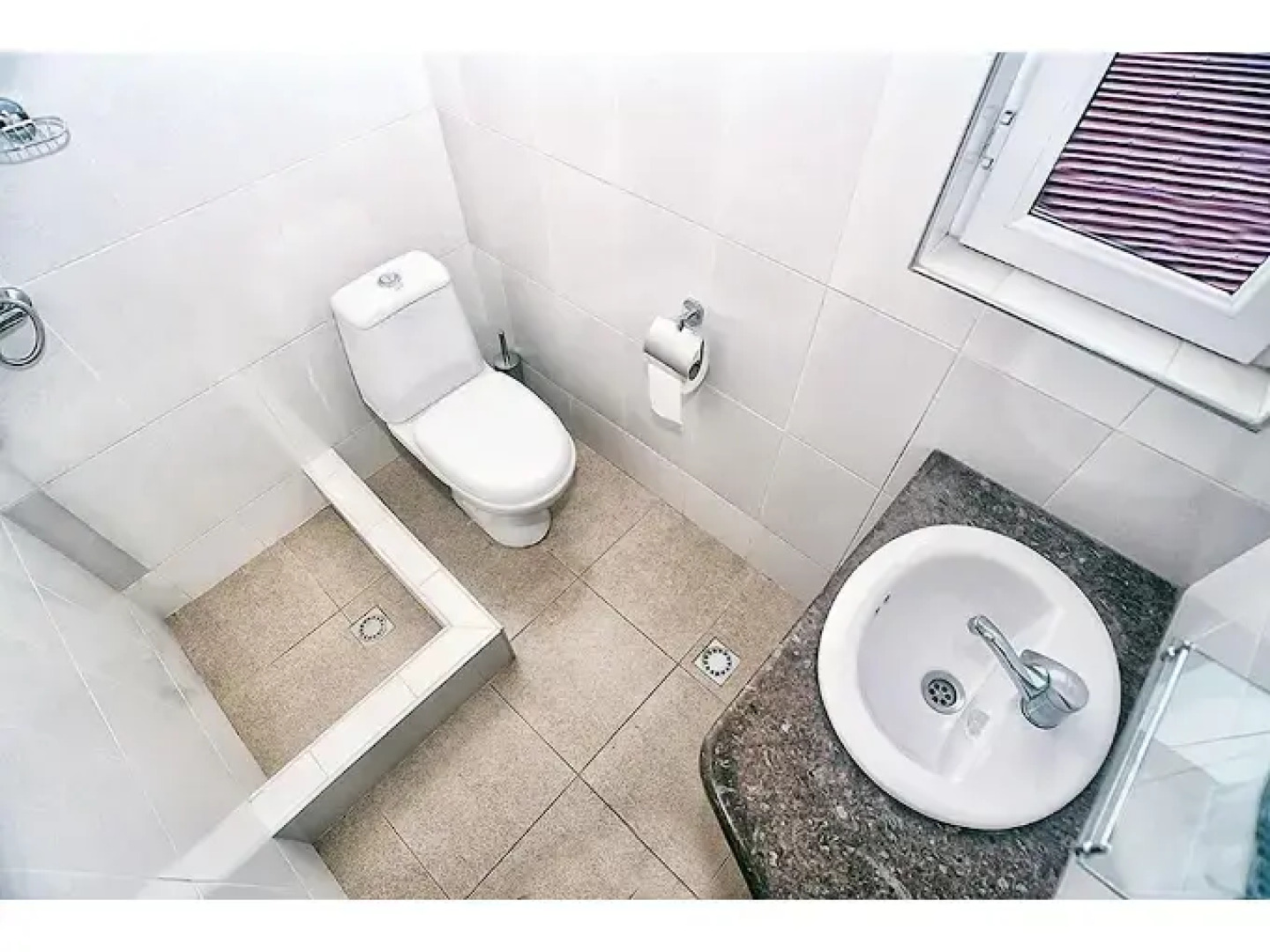 Имение Чиковани