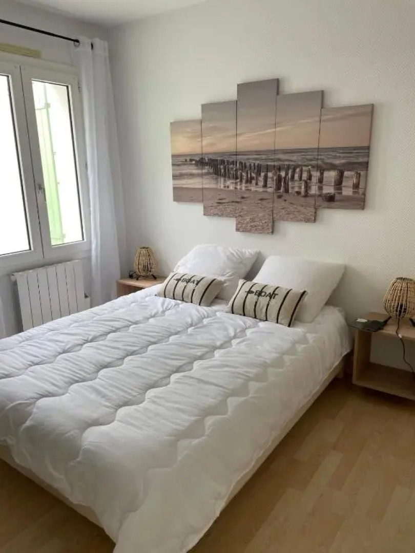 Large House with Garden in Sainte Marie de Re