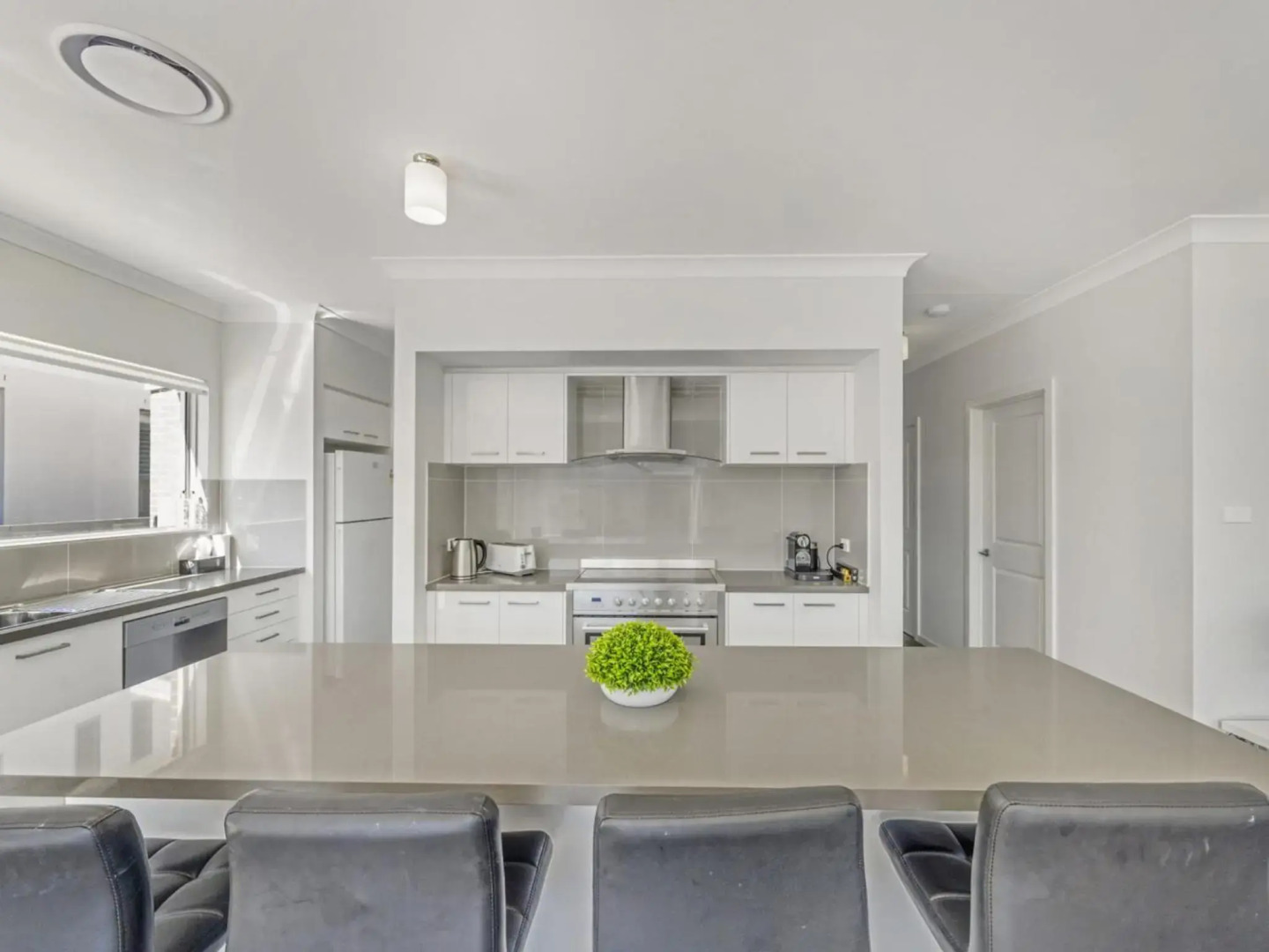 SEA MIST Gerringong 4pm Check Out Sundays