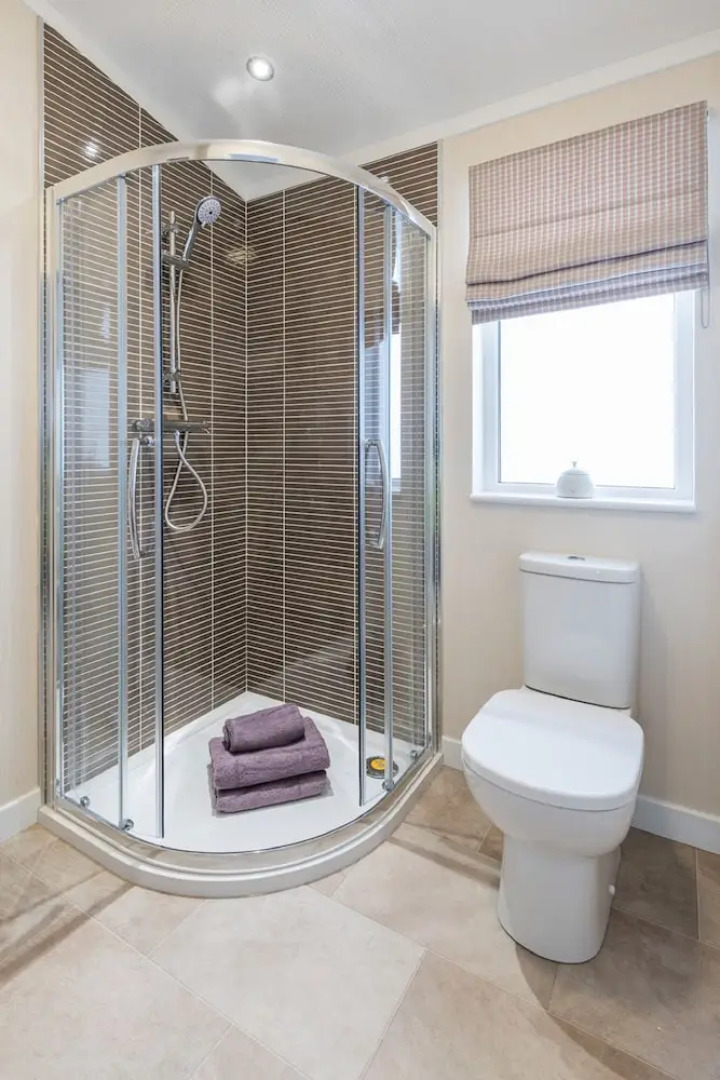 Hollicarrs - Wildflower Lodge