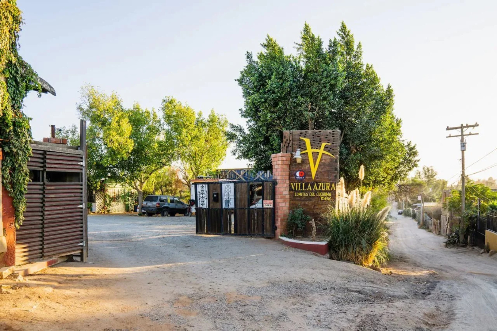 Capital O Hotel Villa Azura