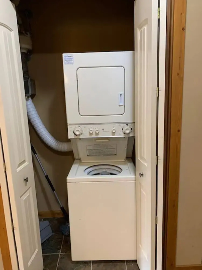 Shared Roof Top Hot Tub Silver Mtn