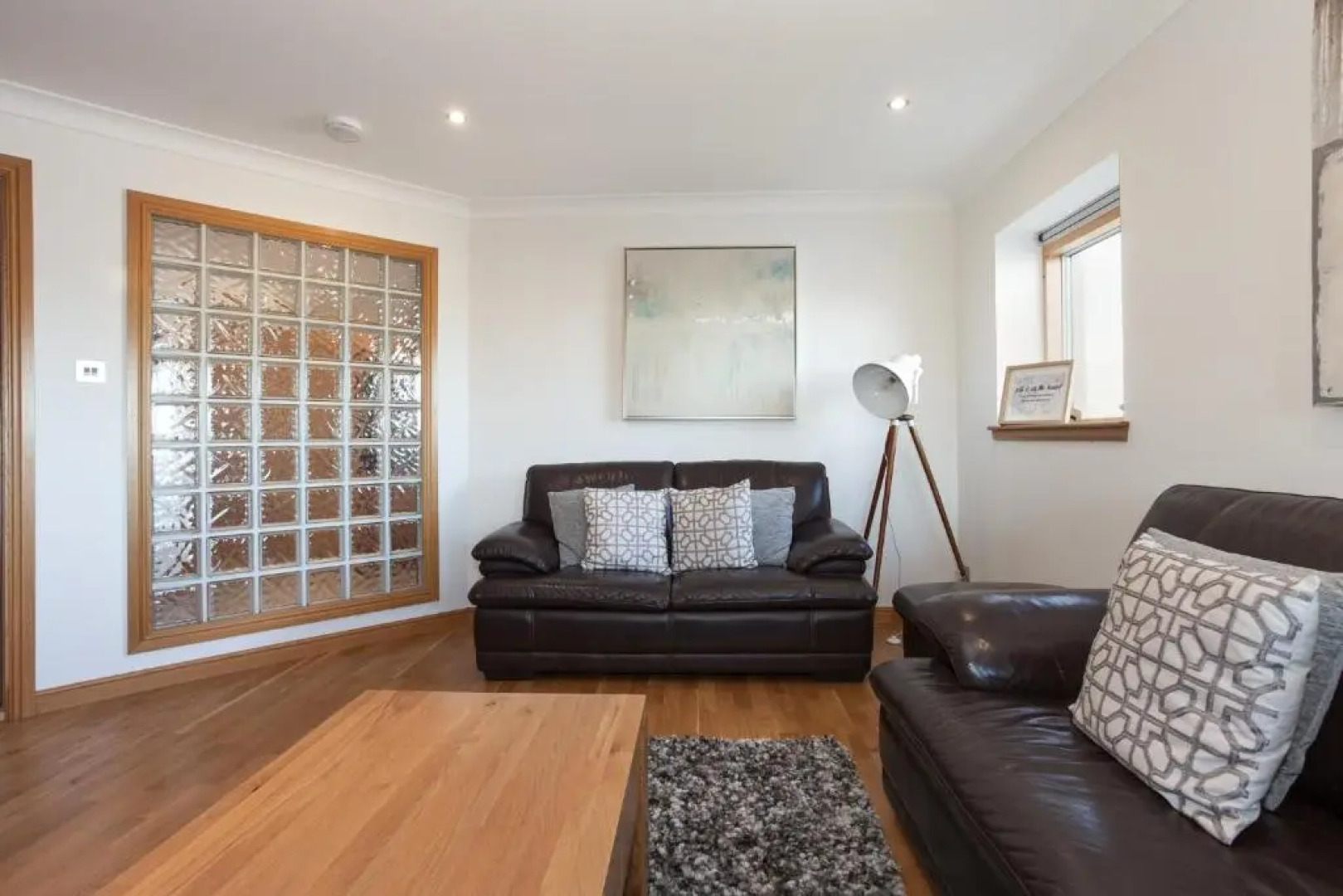 Executive Riverside 3 Bed Apartment