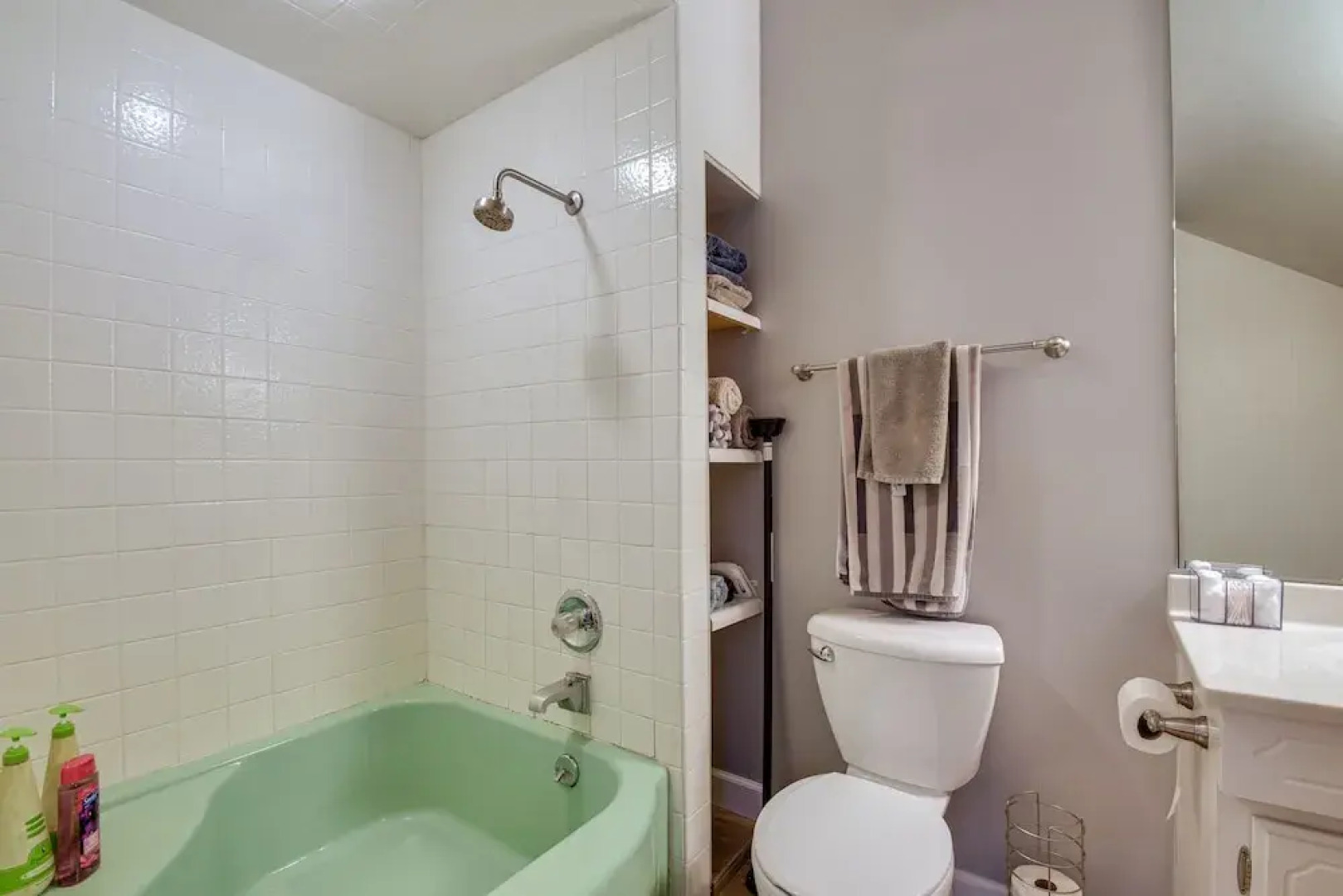 Large Home w/ Game Room, 4 Mi to Mississippi River