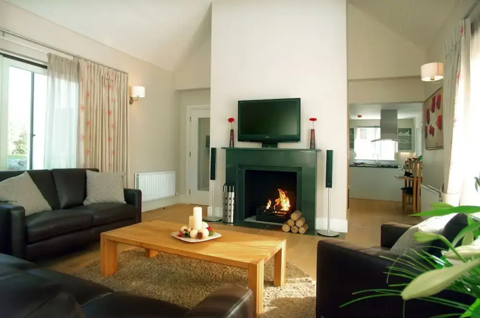 Spacious 4 Bedroom Home to Sleep 8 People Just 5 Mins From Kenmare Town