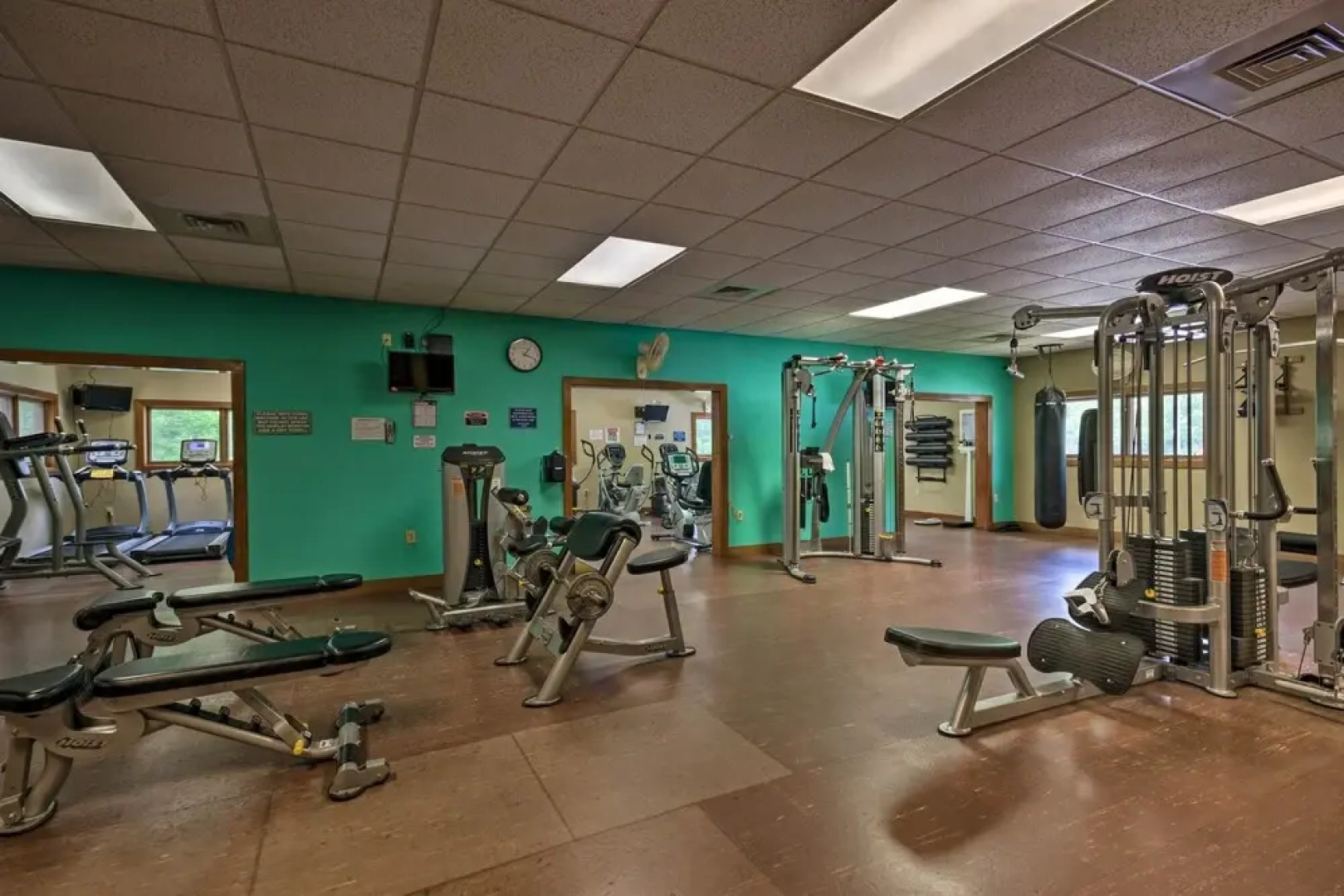 Cozy Retreat w/ Deck & Sapphire Resort Access!