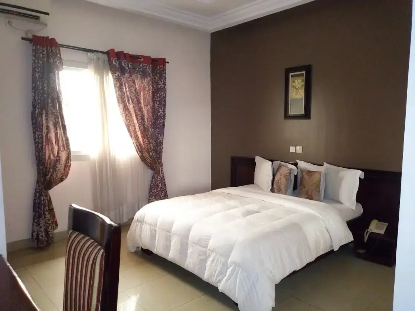 Hotel Vallee Des Rois