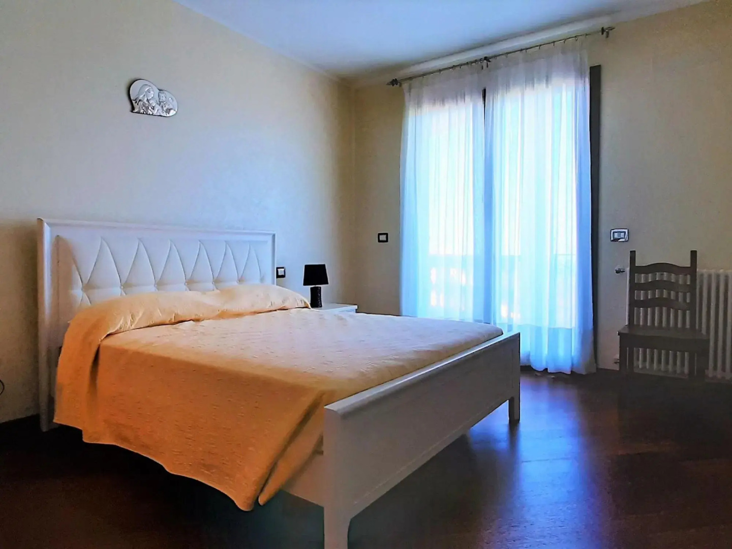 Divine Holiday Home in Giosa Marea with Sauna and Jacuzzi