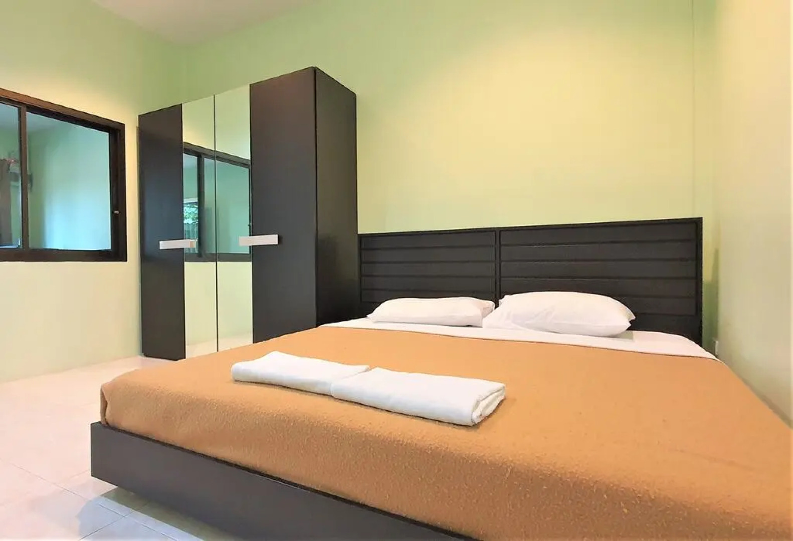 Chalong Stay Well by Palai Seafood