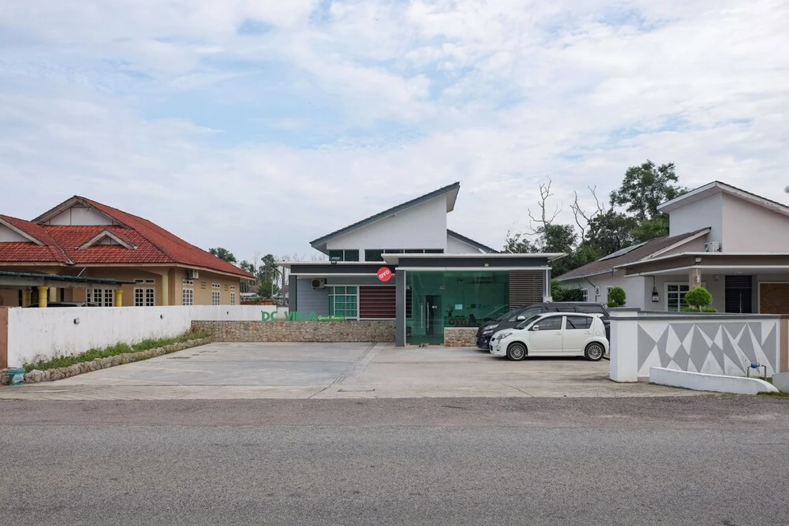 OYO 90005 DC Villa Guest House
